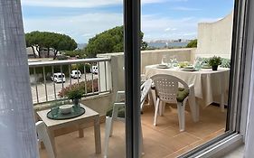 Studio Le Vue Mer Acces Direct A La Plage Parking Prive Clim Belle Terrasse